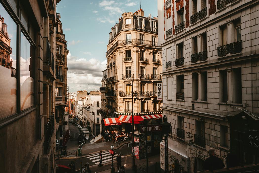 The Emigrant Review of November in Paris